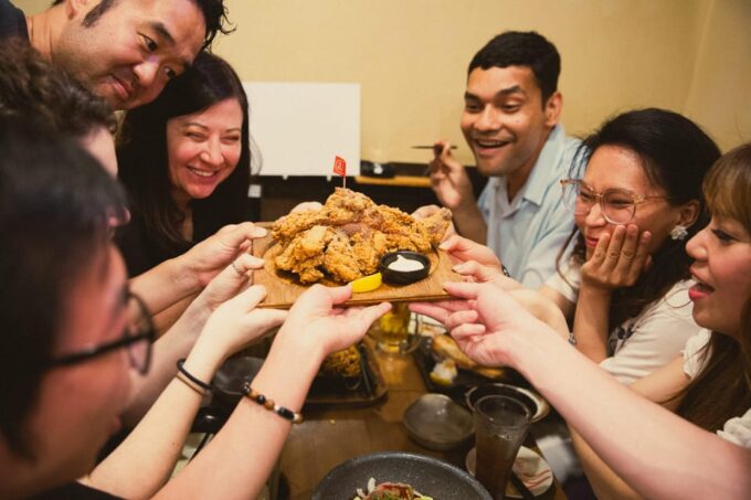Tokyo: Shinjuku Izakaya and Golden Gai Bar Hopping Tour - Golden Gai: Dive Bar Immersion