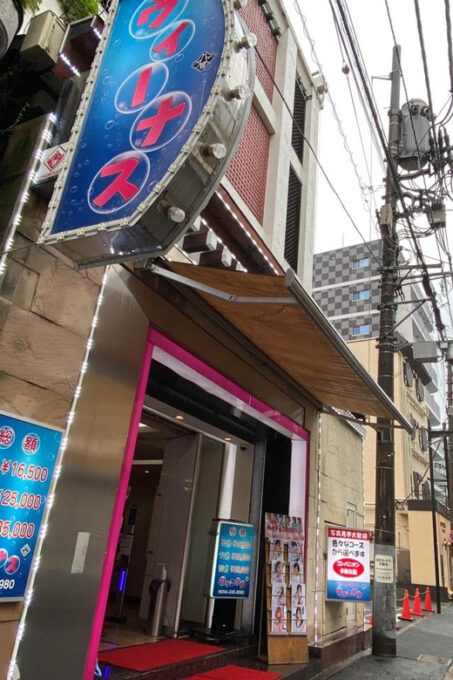 Tokyo: Shinjuku, Kawasaki, Slum & Red Light Tour With Pickup - Unique Selling Points