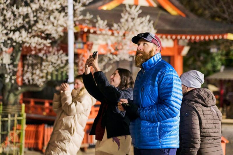 Tokyo: Shinjuku Night Walking Tour & Secret Backstreets - Discover the Evolution of Kabukicho District