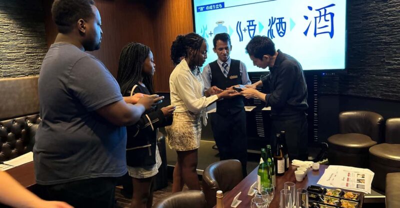 Tokyo Shinjuku Yasukuni: Sake Tasting Experience With Snacks - Experience Highlights