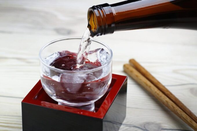 Tokyo Shinjuku Yasukuni: Sake Tasting Experience With Snacks - Pairing Sake With Snacks