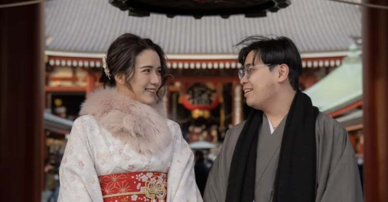 Tokyo: Snap Kimono Photo With Local Photographer - Kimono Dressing Process