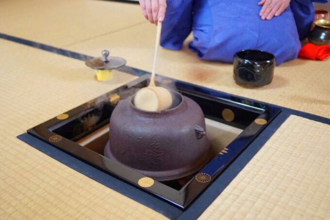 Tokyo: Tea Ceremony Class at a Traditional Tea Room - Meeting Point and Booking