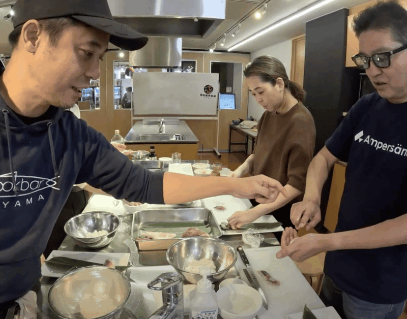 Tokyo : Tsukiji Fish Market Sushi Cooking and Sake Tasting - Highlights of the Guided Tour