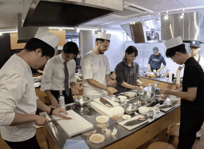 Tokyo : Tsukiji Fish Market Sushi Cooking and Sake Tasting - Frequently Asked Questions