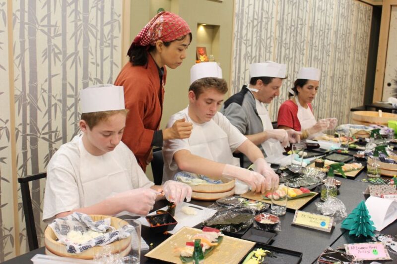 Tokyo: Tsukiji Market Guided Tour & Sushi-Making Experience - Key Points