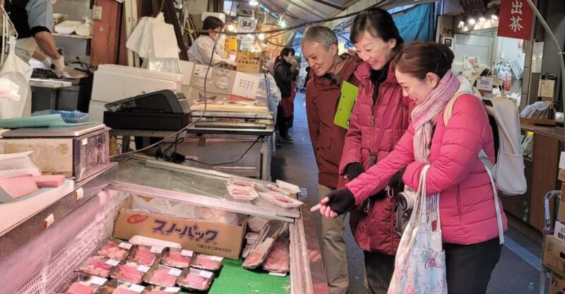 Tokyo: Tsukiji Market Guided Tour & Sushi-Making Experience - Market Highlights