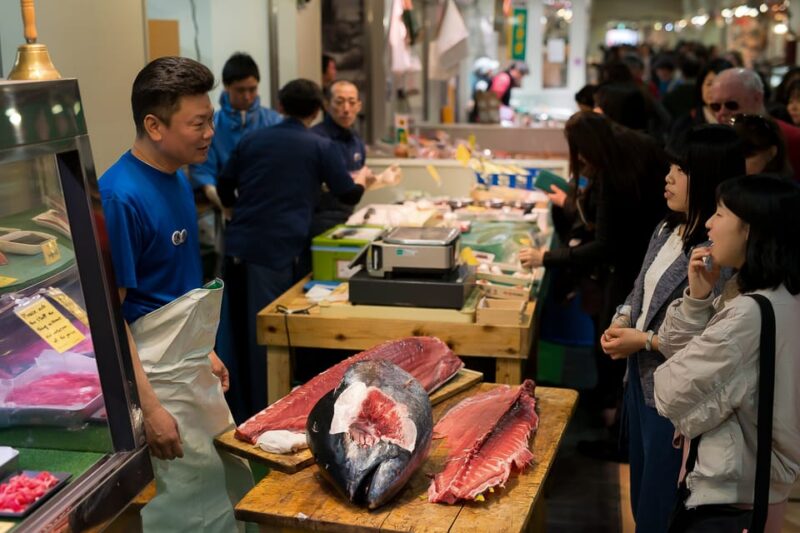 Tokyo: Tsukiji Market Walking Tour & Sushi Cooking Class - Key Points