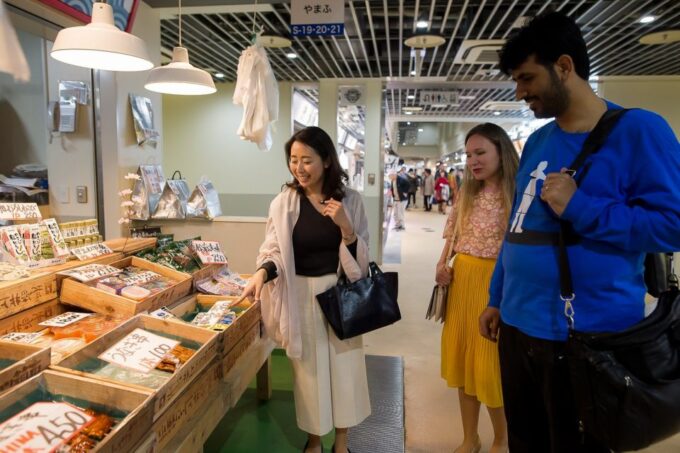 Tokyo: Tsukiji Market Walking Tour & Sushi Cooking Class - Sushi Cooking Lesson