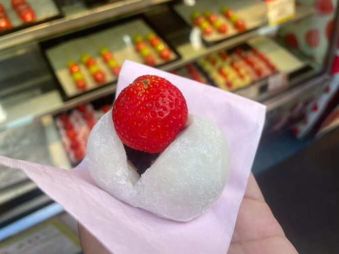 Tokyo: Tsukiji Outer Market Adventure With Tasteful Delights - Navigating Tour Highlights and Inclusions