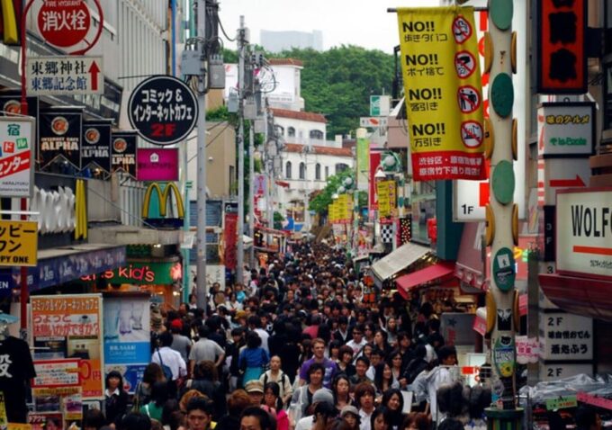 Tokyo Uncovered: A Luxury Day of Tradition & Tech - Discovering Tsukiji, Senso-ji, and Odaiba
