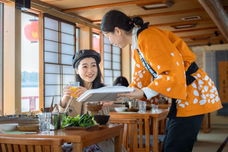 Tokyo: Yakatabune Dinner Cruise With Japanese Show & Drinks - Traditional Japanese Performance