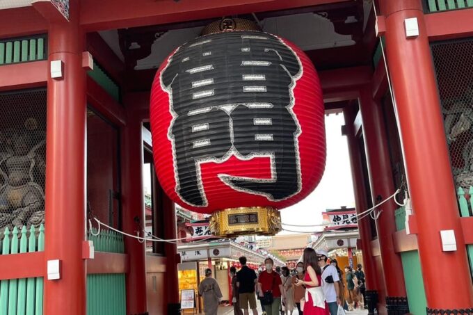 Tokyo:Asakusa Tour With University Students With Kimono Worn - Wearing Kimonos for the Tour