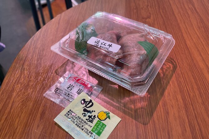 Tokyo:Enjoy Street Food & Japanese Food Culture at Tsukiji Market - Savoring Street Food Delights