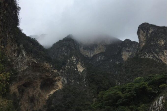 Tolantongo Tour: Relax in Hot Springs and Admire Cascades - Exploring Tolantongo Caves