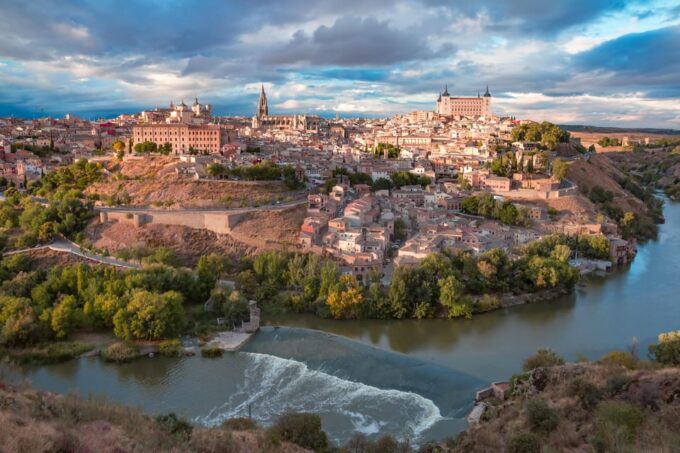 Toledo: Essential Monuments: Alcazar, Cathedral, Synagogue - Frequently Asked Questions