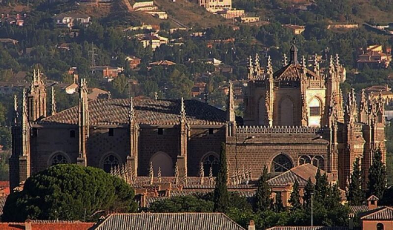 Toledo: Guided Walking Tour to Essential Monuments in Spanish - Cancellation and Payment Options