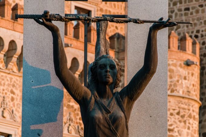 Toledo Highlights Self-Guided Scavenger Hunt & Walking Tour - Frequently Asked Questions