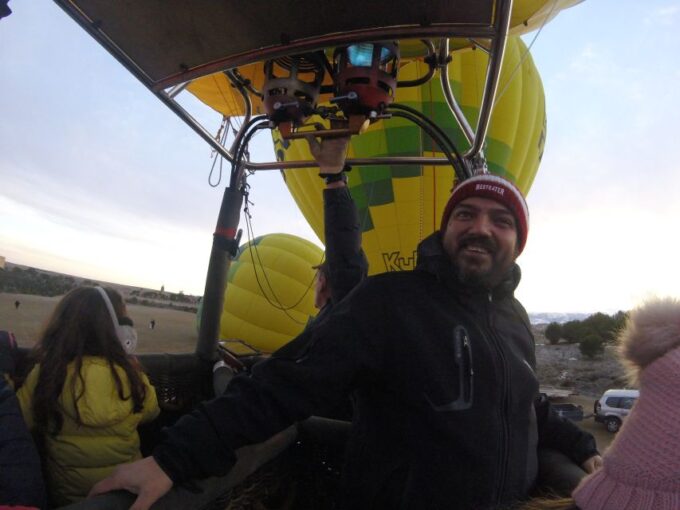 Toledo: Hot Air Balloon Ride With Spanish Breakfast - Clothing and Luggage Requirements