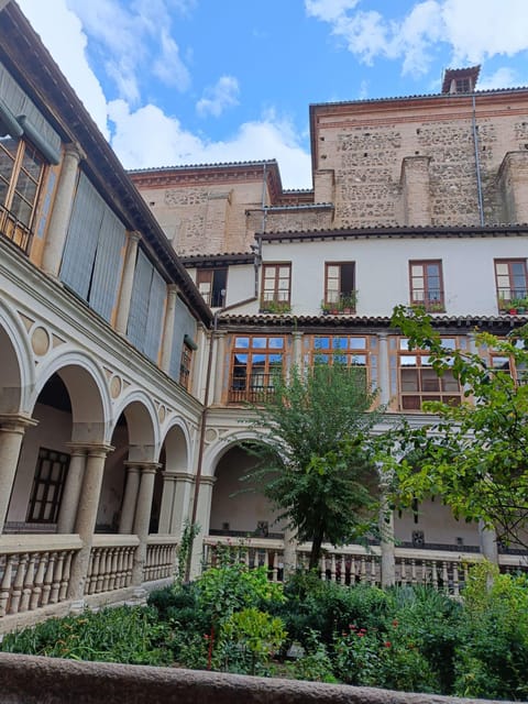 Toledo: Marzipan Convent Route With Tasting and Wine - Visiting the Convent of the Comendadoras of Santiago