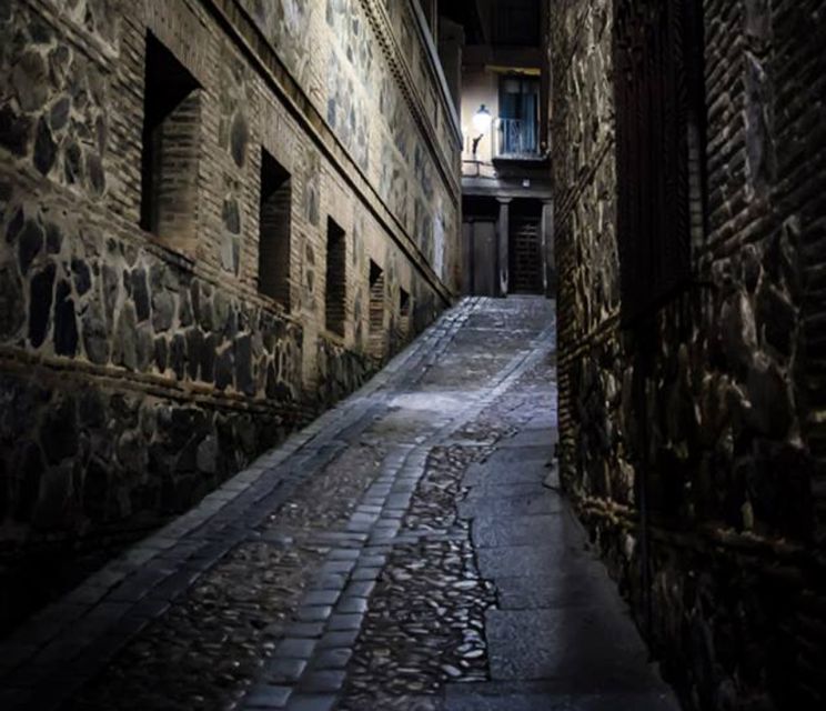 Toledo: Mysteries and Secrets Tour in Spanish - Availability and Language