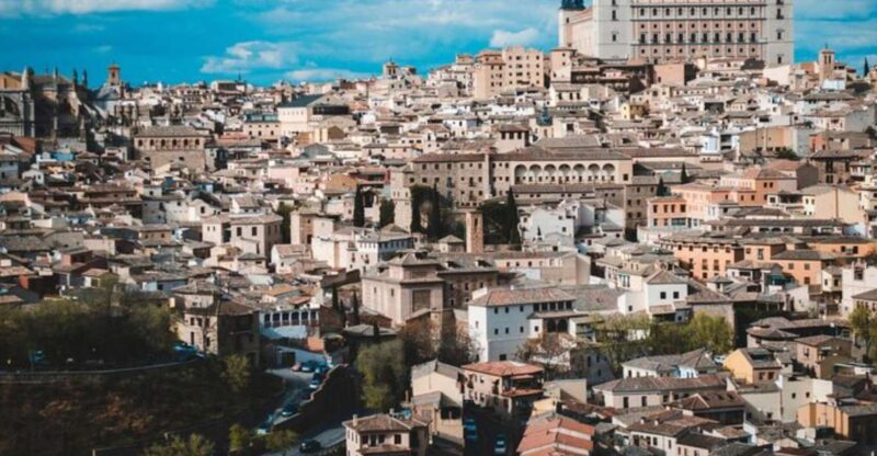Toledo: Private Tour With an Official Guide - Booking and Pricing