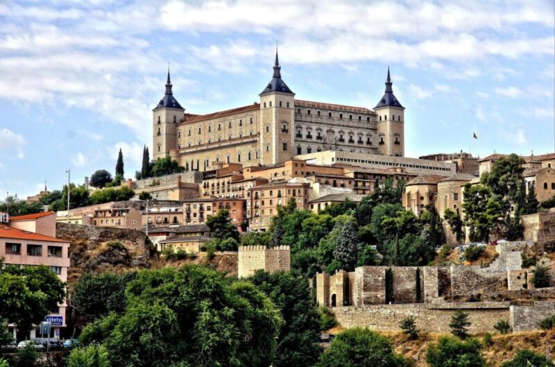 Toledo: Private Walking Tour With Toledo Cathedral Entry - Key Points