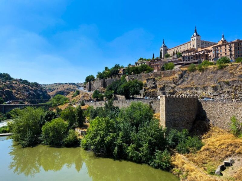 Toledo: Private Walking Tour With Toledo Cathedral Entry - Meet-up and Start Point