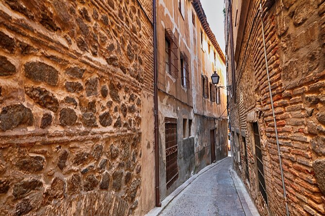 Toledo Scavenger Hunt and Highlights Self-Guided Tour - Quick Points
