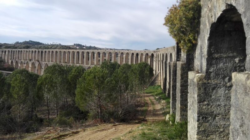 Tomar, Batalha and Alcobaca Private Tour - Admiring Batalha Monasterys Gothic Splendor