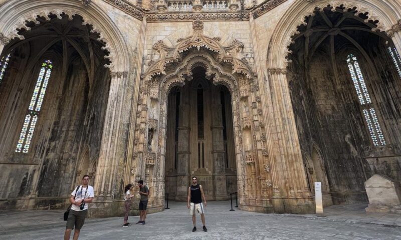 Tomar & Batalha: Full-Day Private Transport From Lisbon - Language and Accessibility