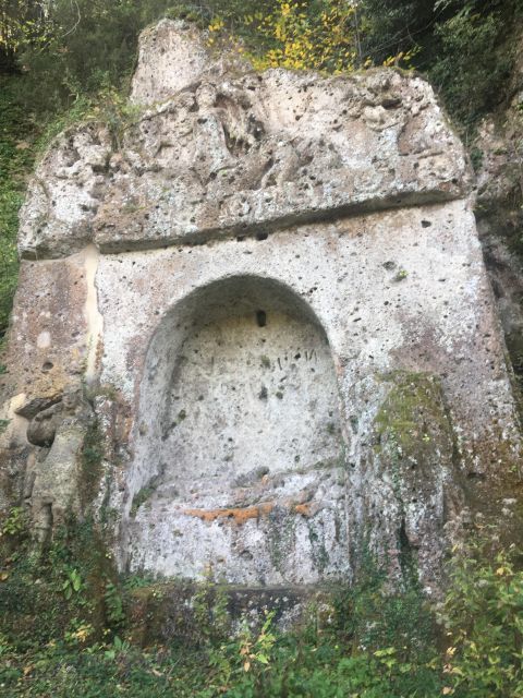 Tomb Hunting and Trekking Adventure in Sovana - Itinerary Details