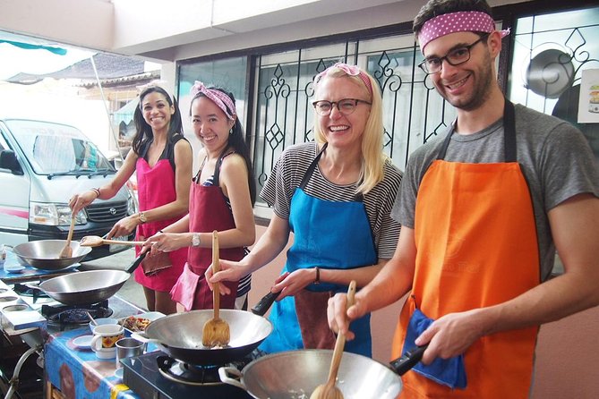 Tomyumthai Cooking Class in Chiang Mai - Class Size and Participants