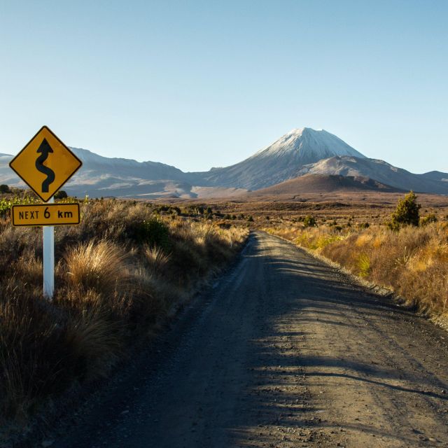 Tongariro Crossing: Ketetahi Park and Ride Shuttle to Start - Shuttle Service Details