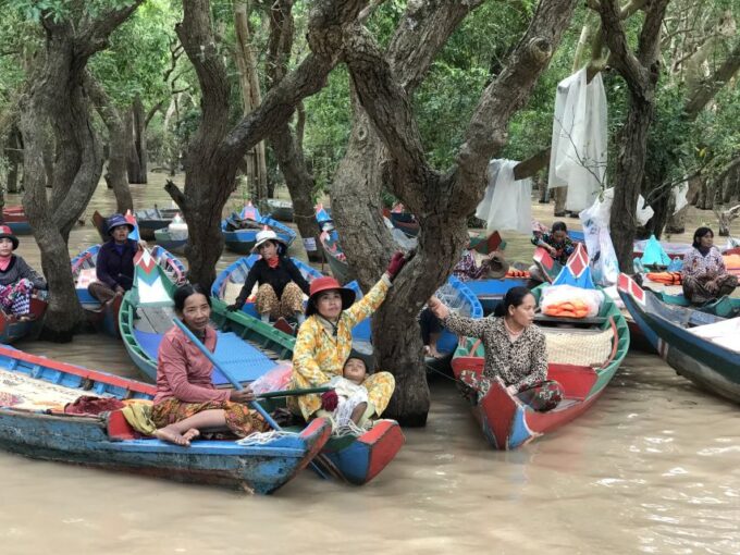 Tonle Sap Tour of Kompong Phluk Village & Evening Food Tour - Included Amenities
