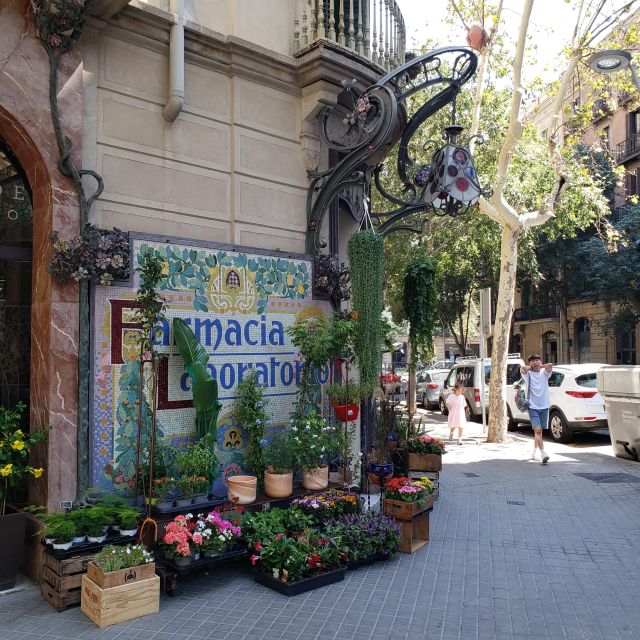Top-25 Sights Guided City Tour by Bike/eBike - Booking and Cancellation Policy