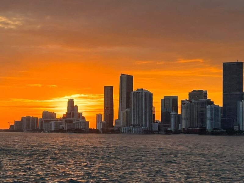 Top Miami Skyline Boat Cruise | Water Tours - Onboard Amenities