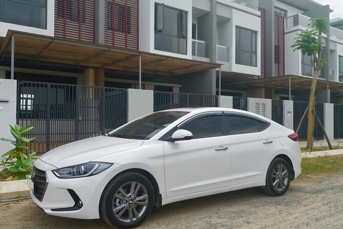 (Top) Private Car: Hanoi/Noi Bai Airport (Han) From/To Sapa - Luggage and Accessibility