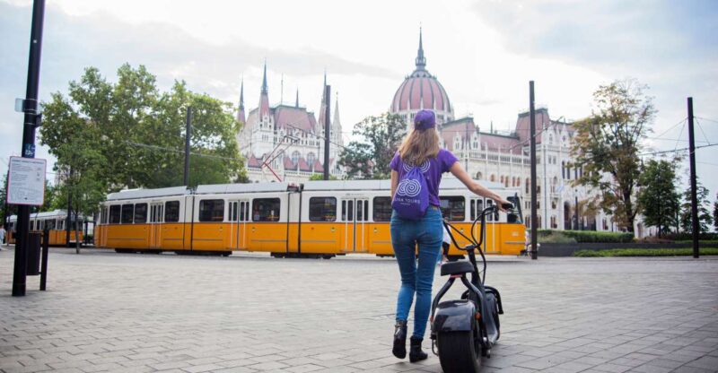 Top Sights of Pest Downtown on E-Scooters Incl. Parliament - Key Points