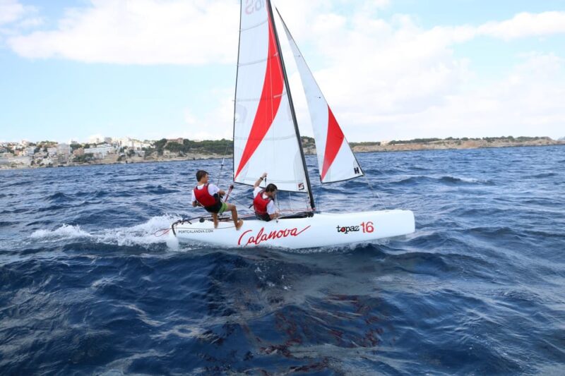 Topaz Catamaran Rental - Key Points