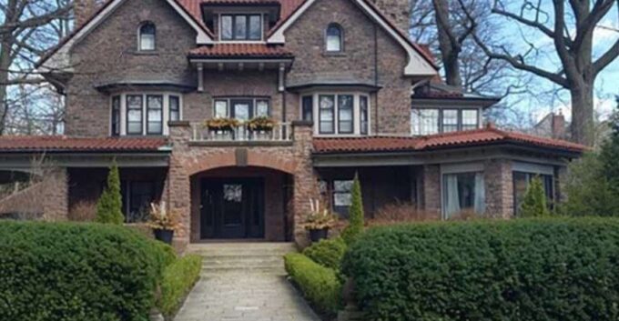 Toronto: Casa Lomas Stately Houses Mobile Audio Guide - Frequently Asked Questions