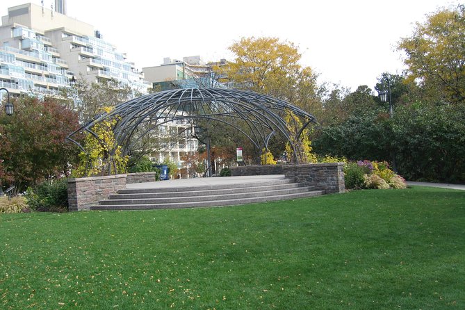 Toronto Downtown Private Walking Tour - Sports and Entertainment