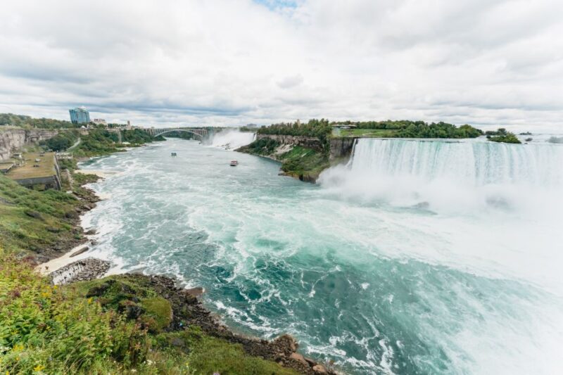 Toronto: Falls Day Tour With Boat Cruise & Niagara-The-Lake - Travel Method and Stops