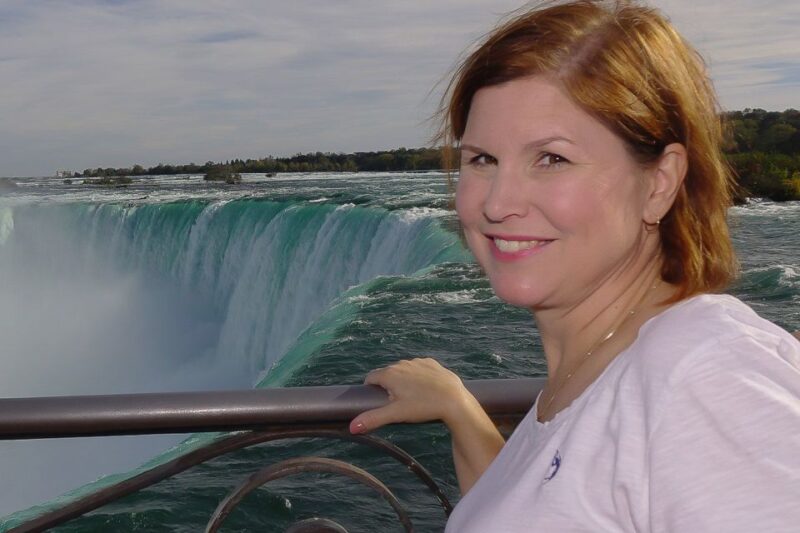 Toronto: Luxury Small-Group Niagara Falls Day Trip - Highlights and Photo Stops