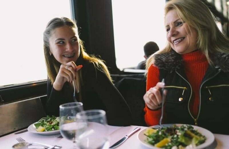Toronto: Mother's Day Premier Cruise with Brunch or Dinner - Special Touches for Mom