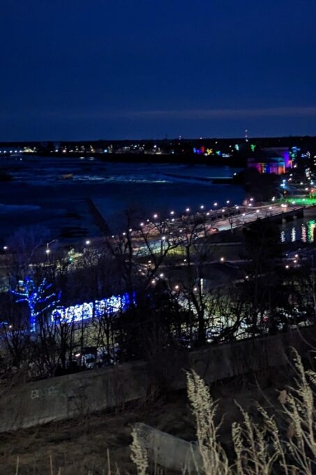 Toronto: Niagara Falls Evening Tour With Cruise and Dinner - Niagara Parks Botanical Gardens