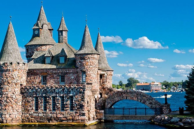 Toronto, Niagara Falls & Thousand Islands VIP 2–Day Trip - Traveler Considerations