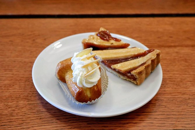 Toronto Queen West Pastry Crawl - Neighborhood Highlights and Dessert Tasting