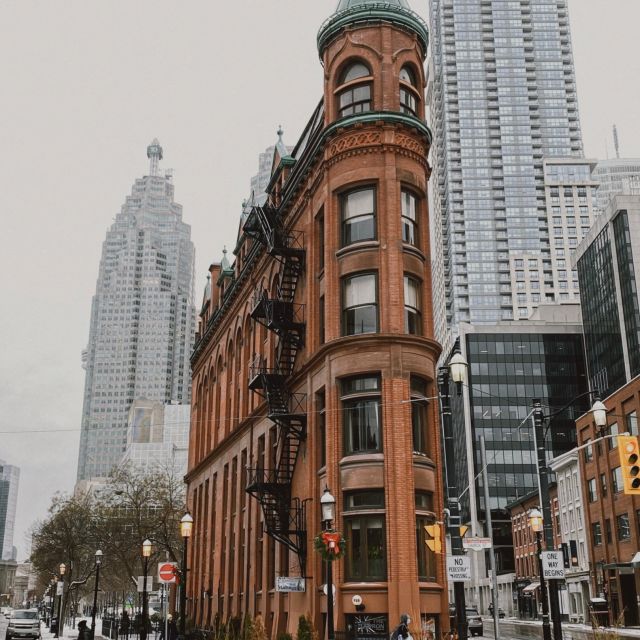 Toronto: Scenic 2-Hour City Tour by Bus - Inclusions and Exclusions