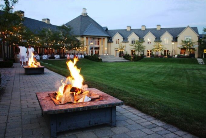 Toronto: Small-Group Niagara Falls Day Trip - Niagara-on-the-Lake